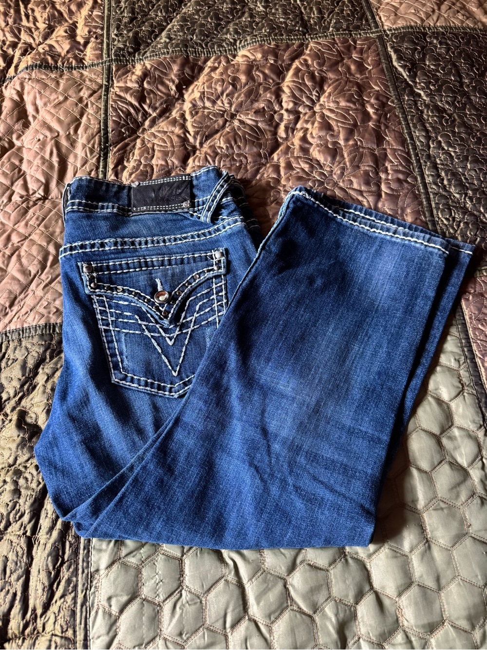 Vigoss Women’s “The New York” Blue Denim Capris - Size 9/10